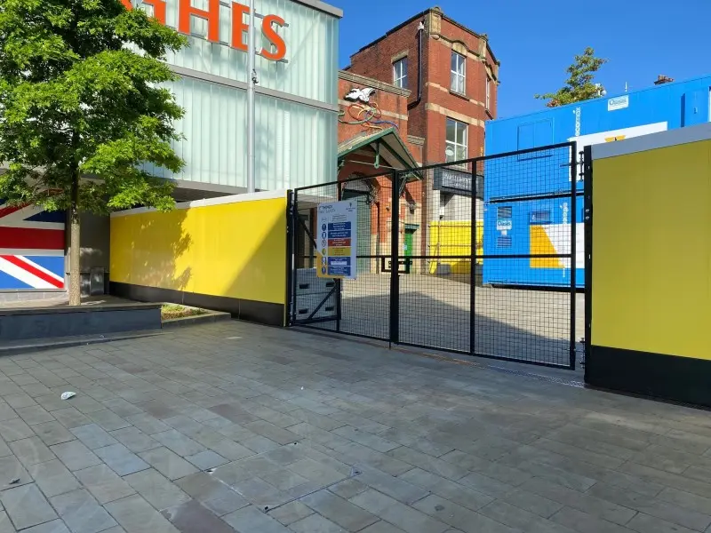 Vehicle gate